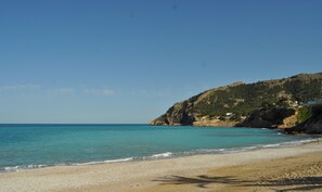 Beach nearby - 🌞 Spacious 3-room apartment in a luxury building, 150m beach, internet🌞 (Albir)