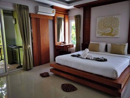 Deluxe Room, Balcony | Minibar, in-room safe, blackout drapes, free WiFi