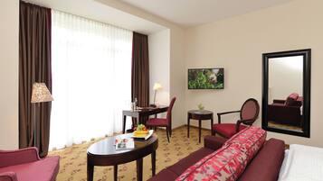 Literie de qualité supérieure, coffres-forts dans les chambres, bureau