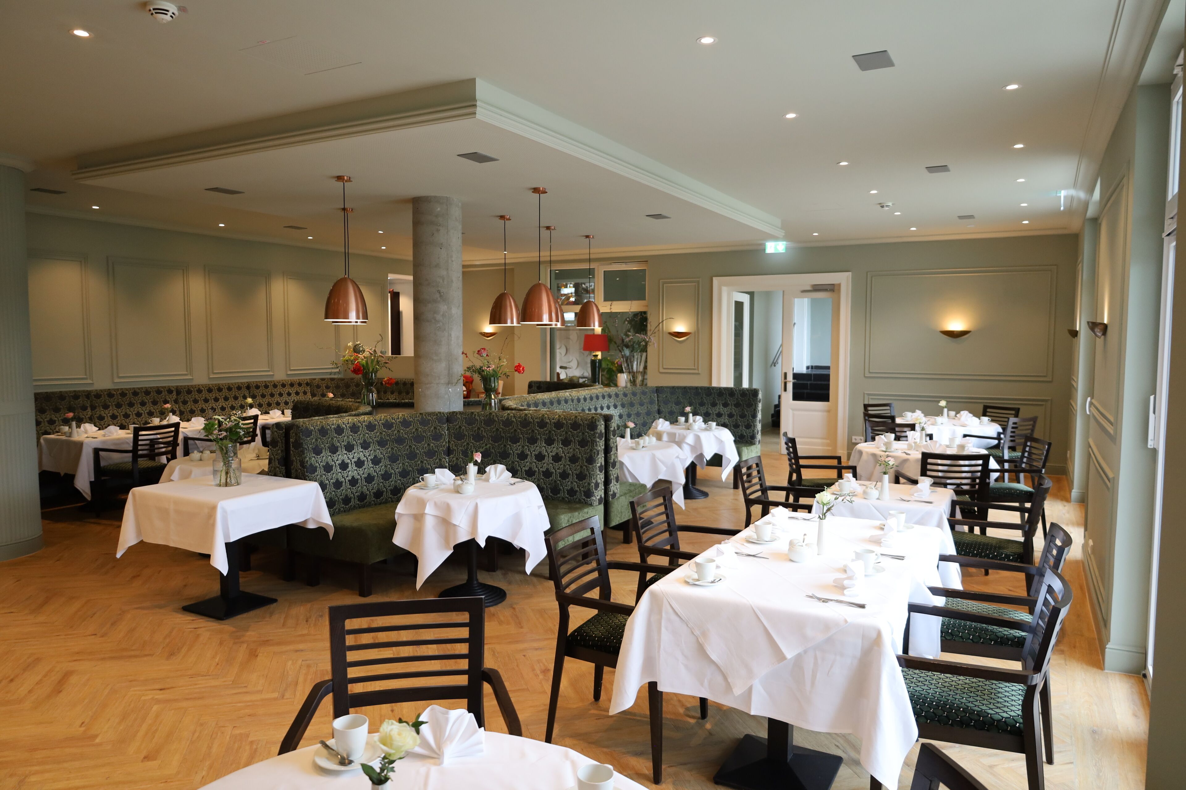 Tägliches Frühstücksbuffet (25 EUR pro Person)