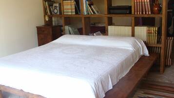Triple Room, Garden View | Individually decorated, individually furnished, blackout curtains