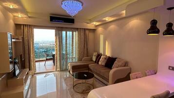 In-room safe, desk, iron/ironing board, free WiFi