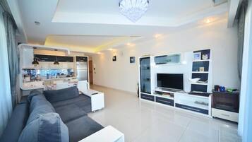 In-room safe, desk, iron/ironing board, free WiFi