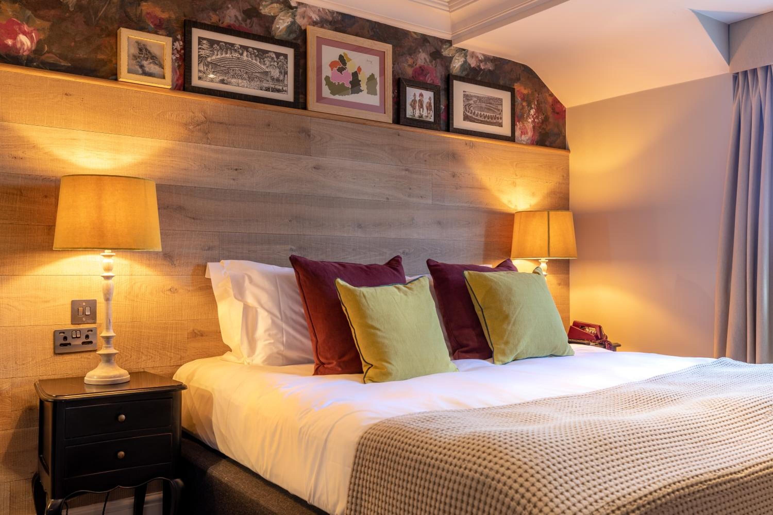 minibar, in-room safe, desk, blackout curtains