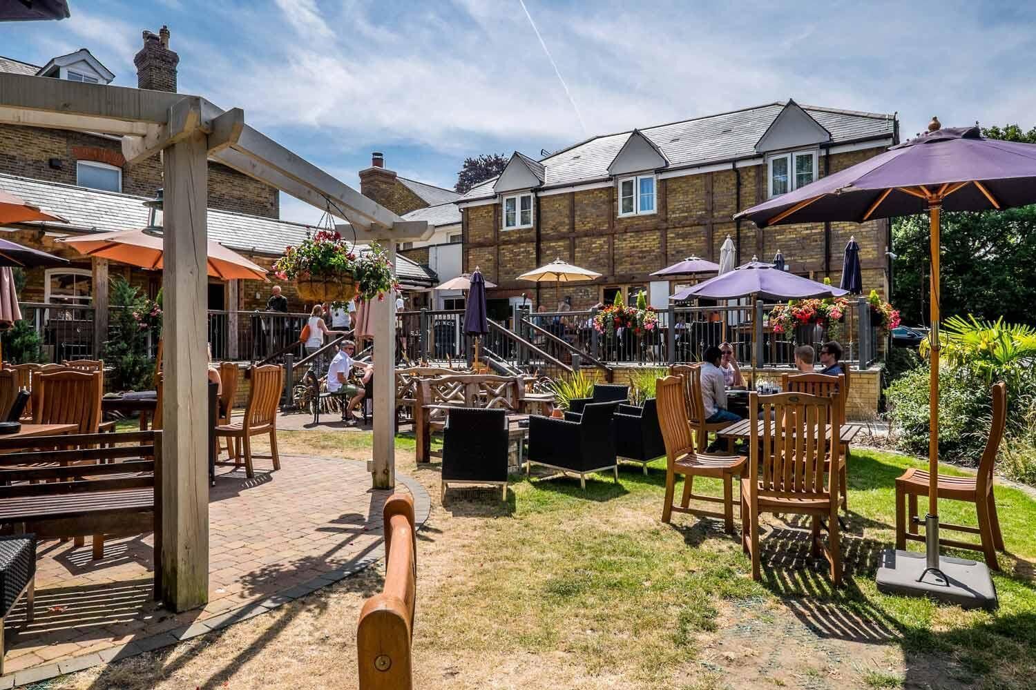 lunch and dinner served, british cuisine