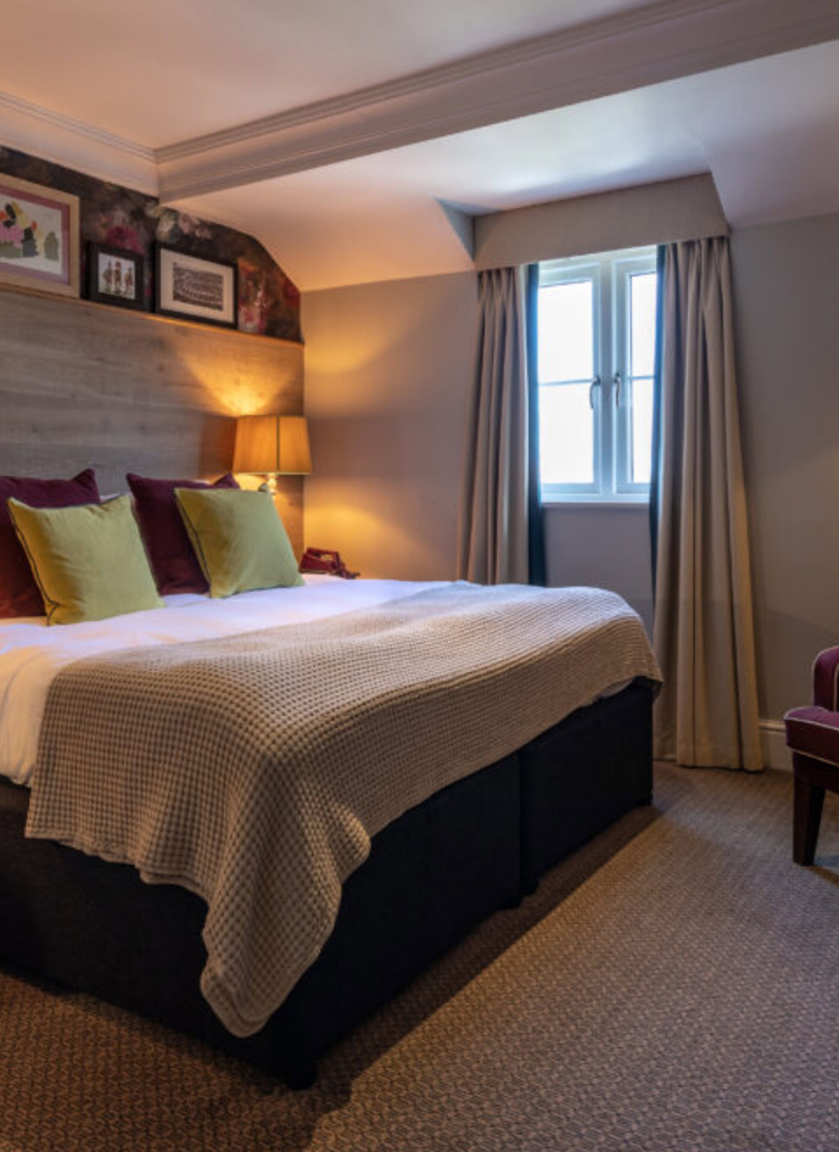 double room, 1 double bed, non smoking | minibar, in-room safe, desk, blackout curtains