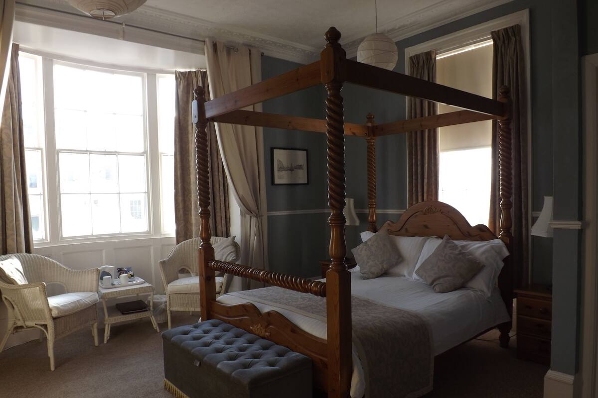 Superior Double Room (Four Poster)