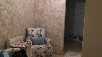 Apartment, 2 Schlafzimmer | Wohnbereich | LCD-Fernseher