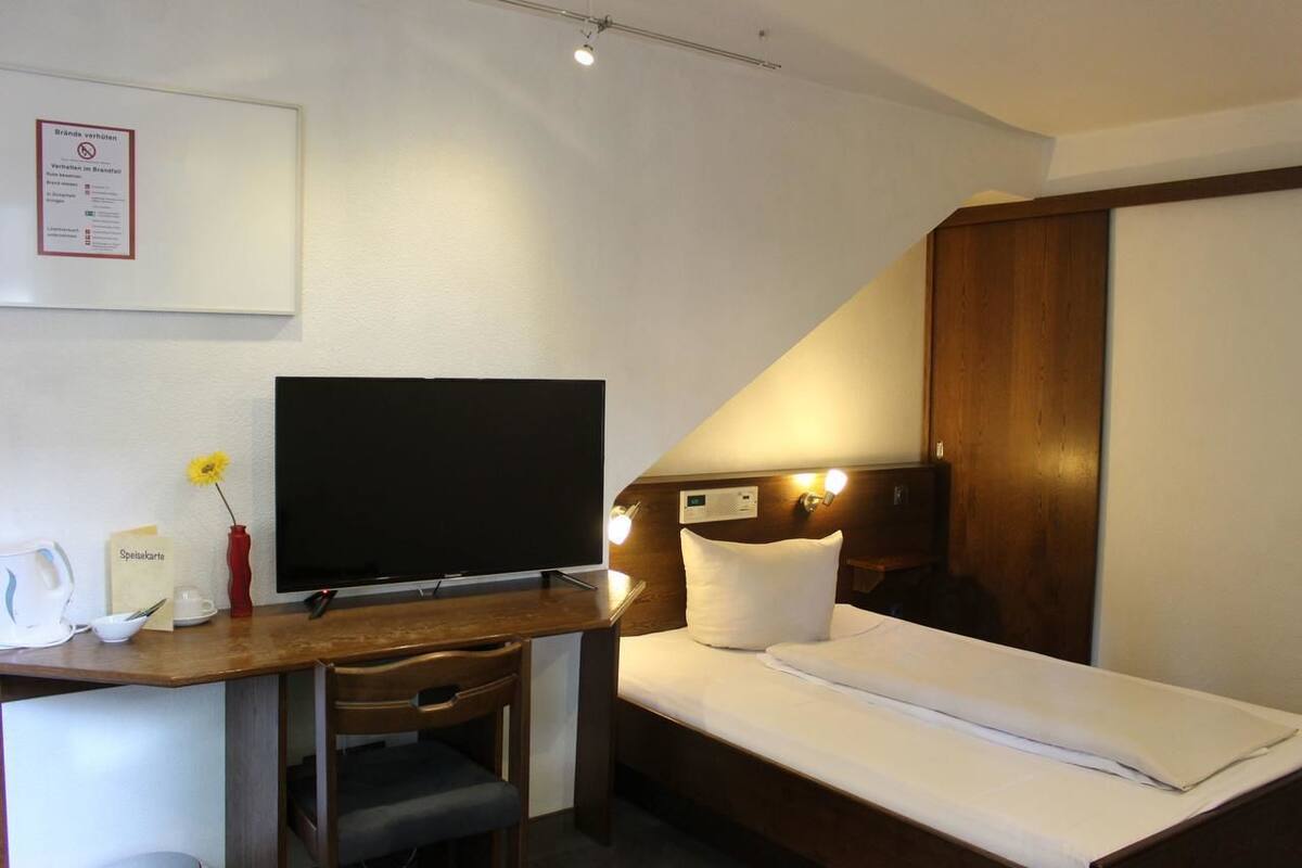 Standard Single Room | Desk, iron/ironing board (on request), cribs (surcharge)