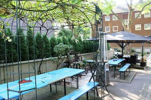 Frühstück und Abendessen, internationale Küche