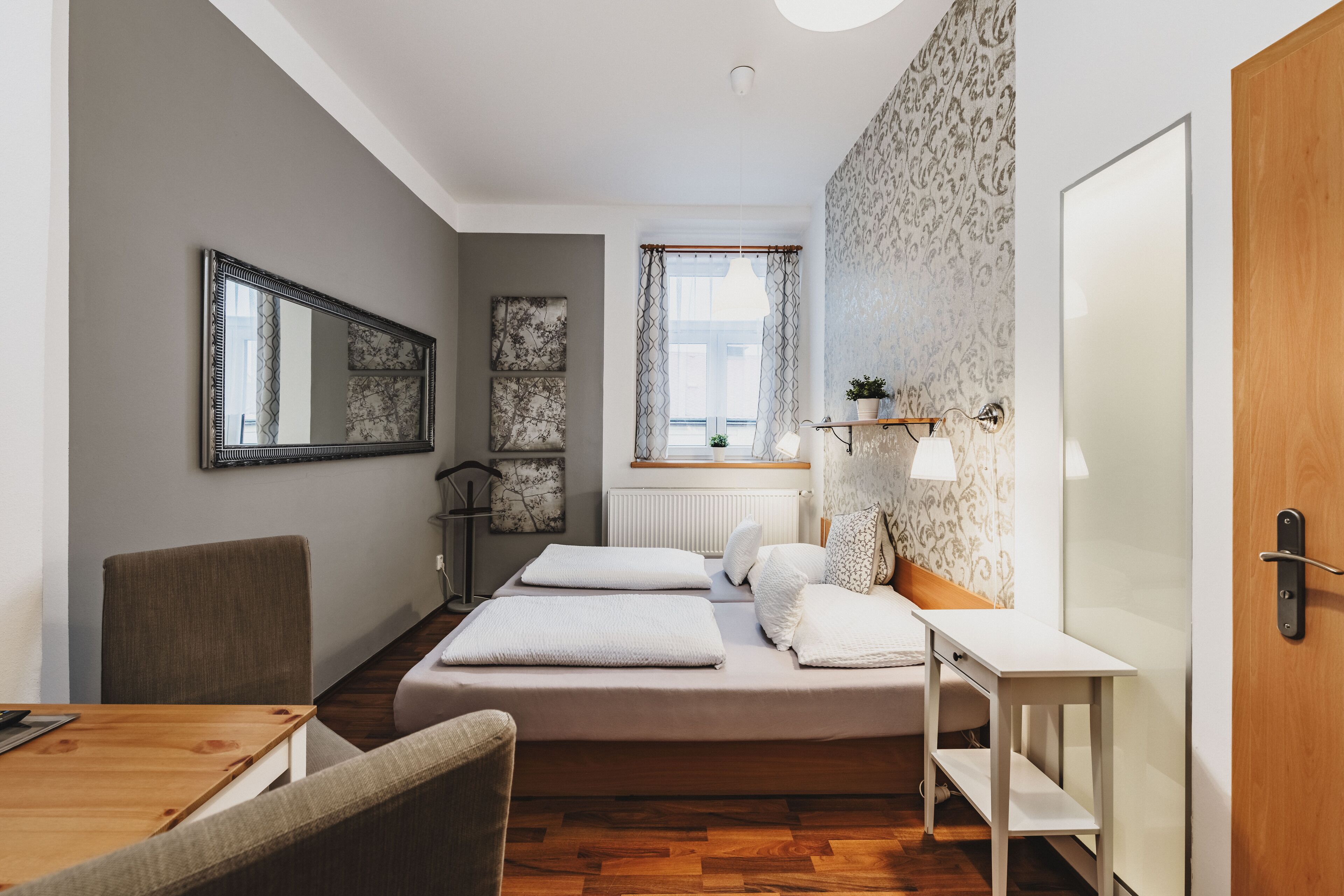 standard double or twin room | 1 bedroom, in-room safe, desk, laptop workspace