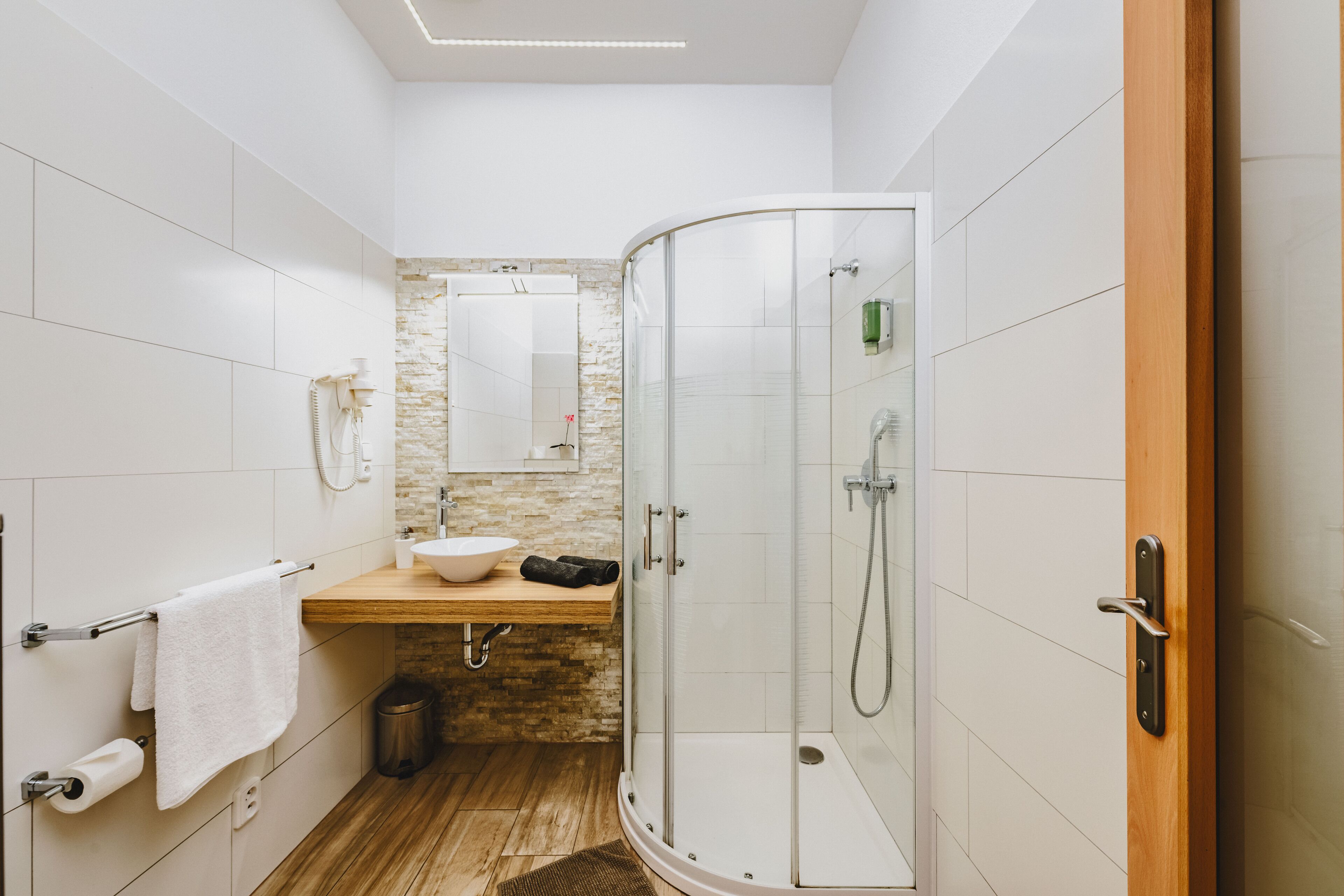 superior double or twin room | bathroom | shower, free toiletries, hair dryer, towels