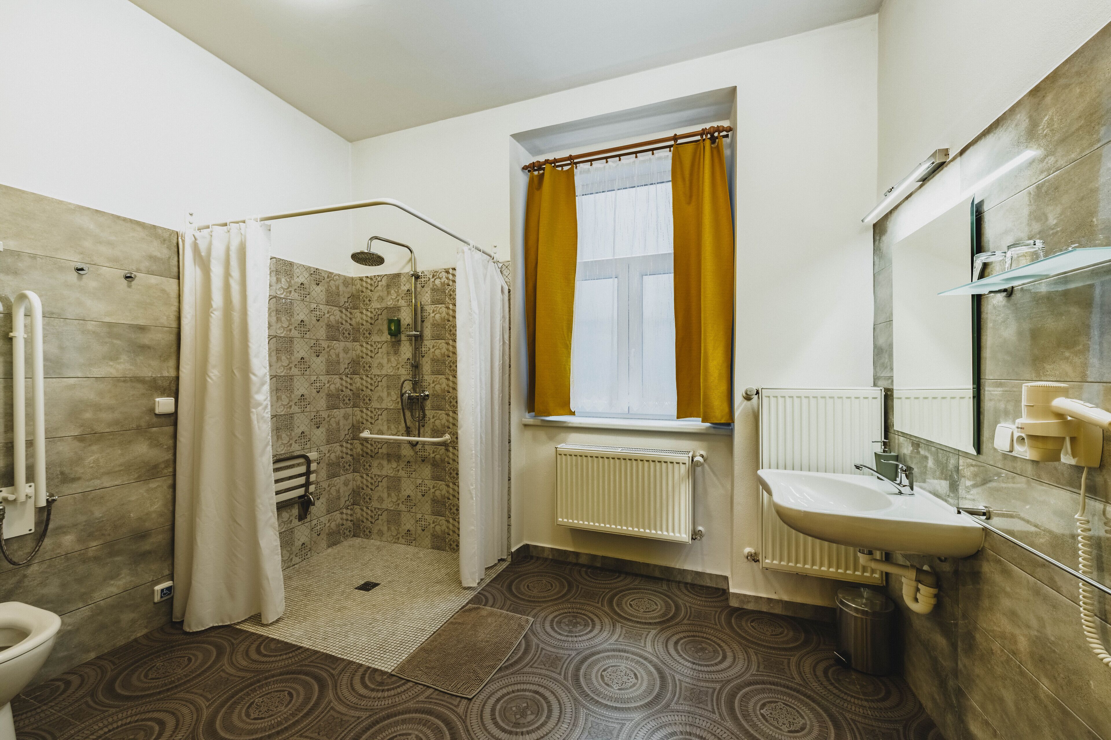 superior double or twin room | bathroom | shower, free toiletries, hair dryer, towels
