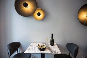 Tägliches großes Frühstück gegen Gebühr