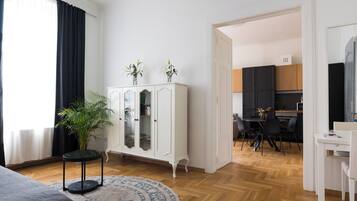 Deluxe-Suite, 1 Schlafzimmer, Stadtblick | Hochwertige Bettwaren, Daunenbettdecken, Zimmersafe