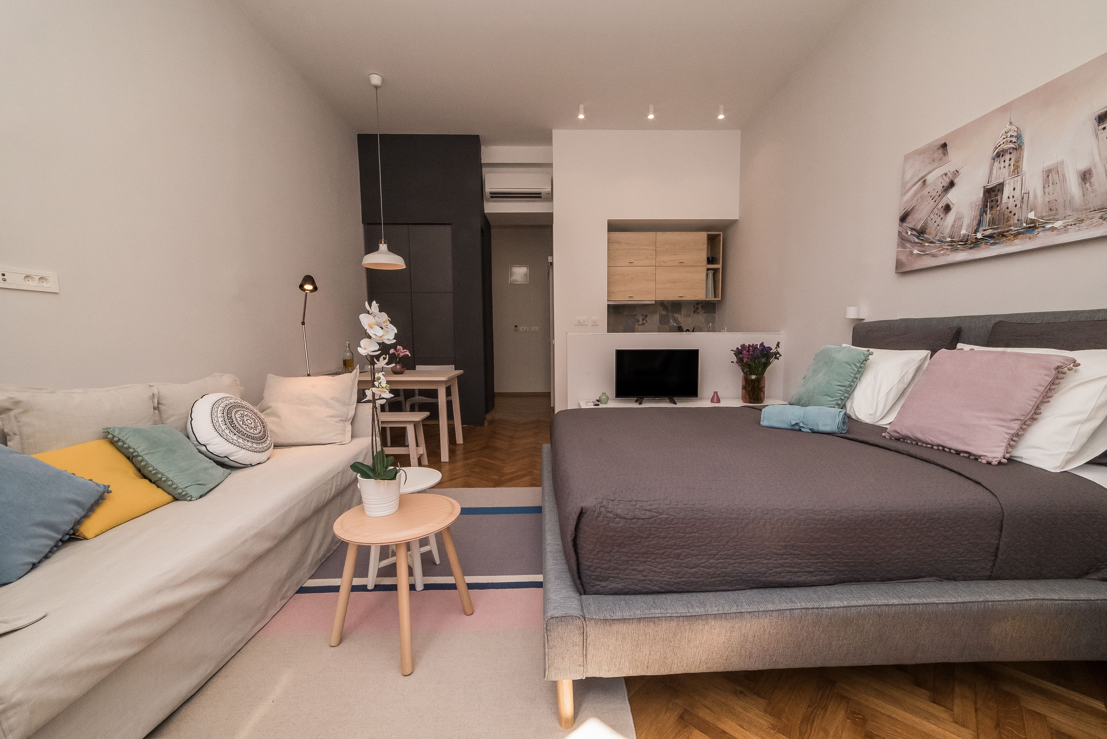 Deluxe King Studio  | 高档床上用品、羽绒被、客房内保险箱、特色装修