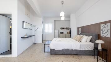 Iron/ironing board, free WiFi