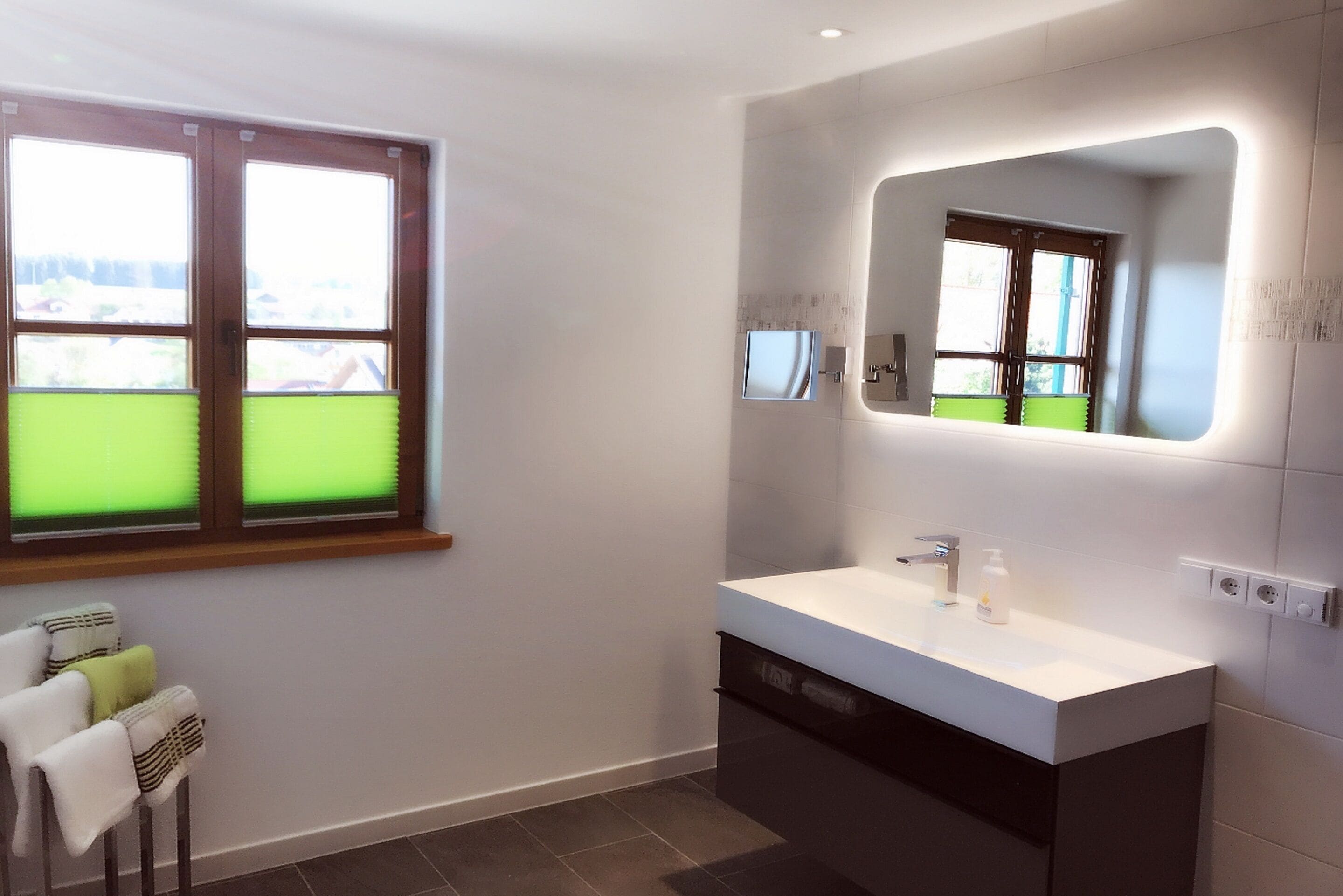 deluxe double room | bathroom | shower, free toiletries, hair dryer, bathrobes