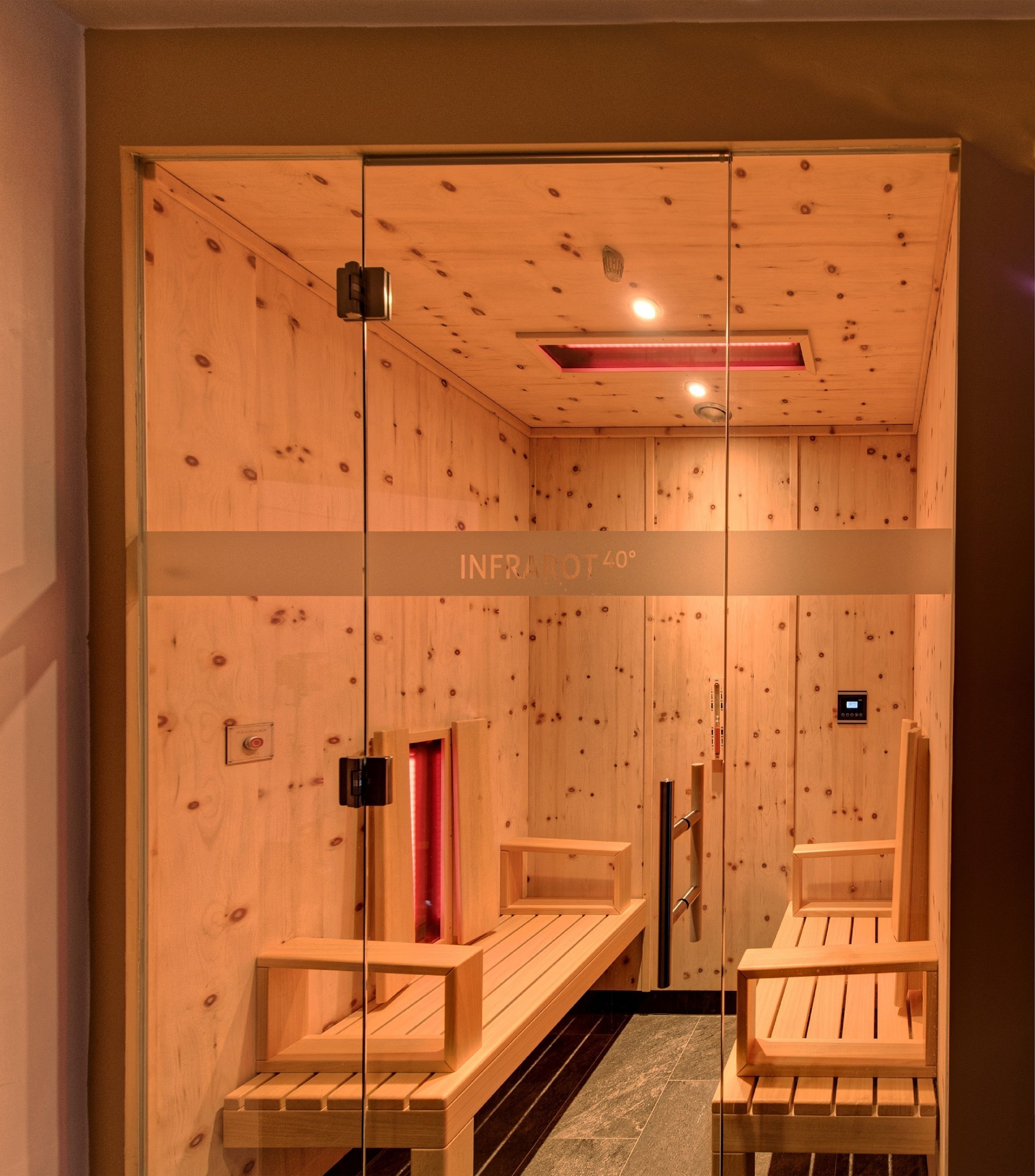 Sauna, steam room