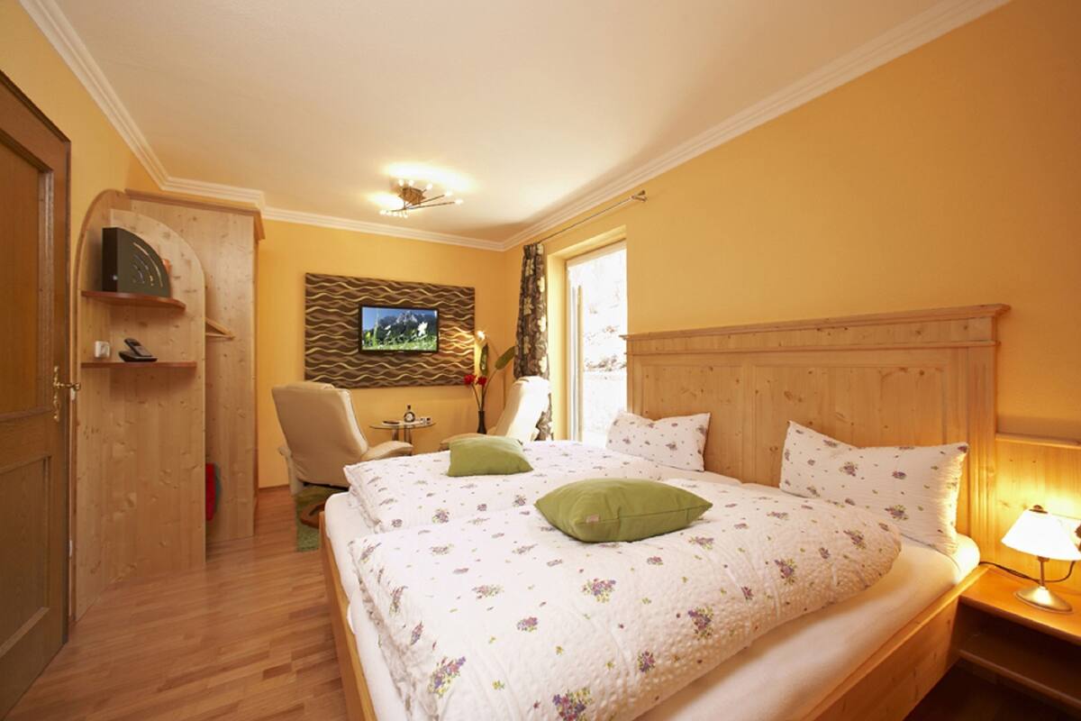 comfort double room | 1 bedroom, hypo-allergenic bedding, minibar, in-room safe