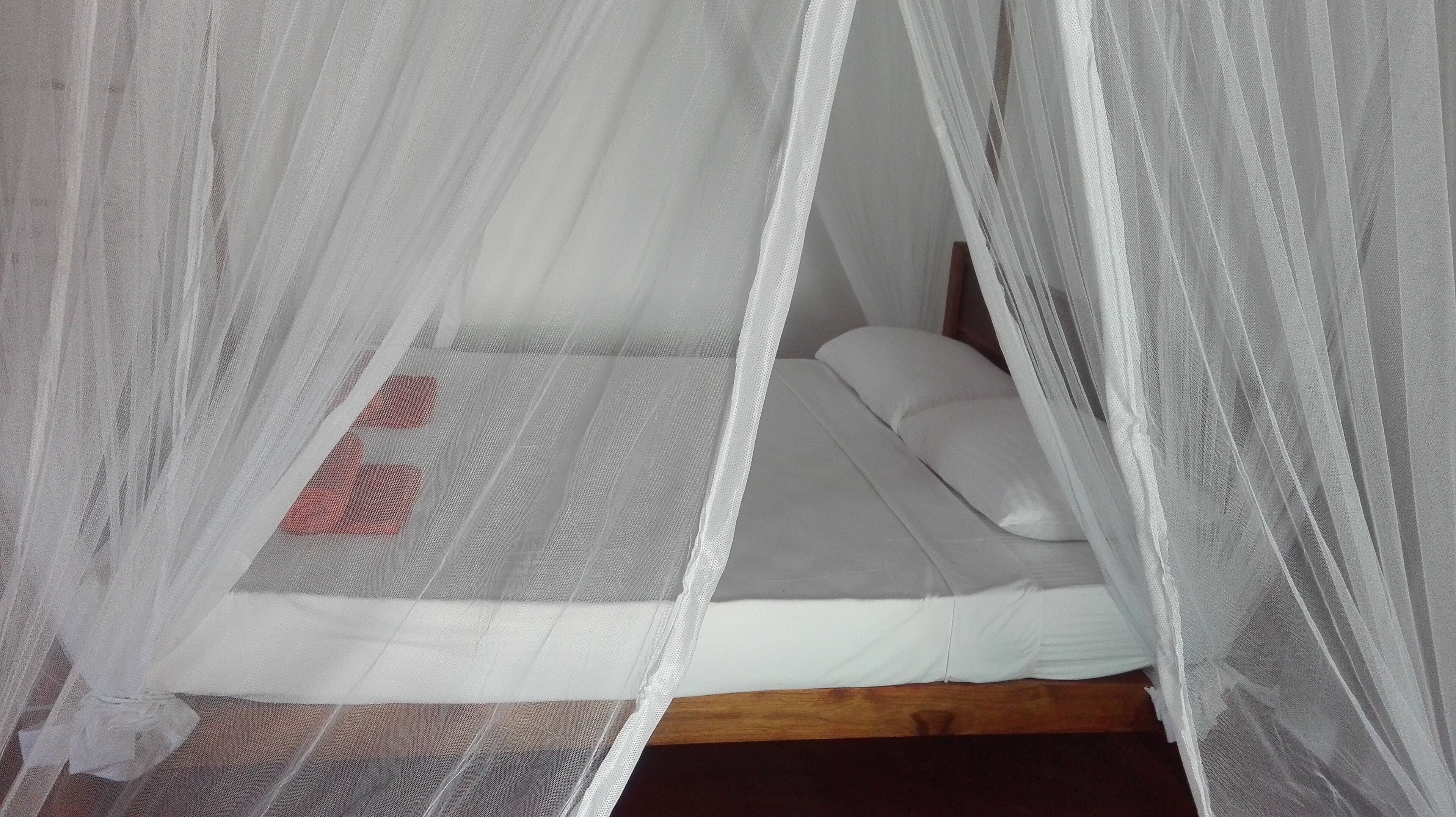 Deluxe-Dreibettzimmer, 1 Schlafzimmer, Küche, Gartenblick | Hochwertige Bettwaren, Schreibtisch, laptopgeeigneter Arbeitsplatz