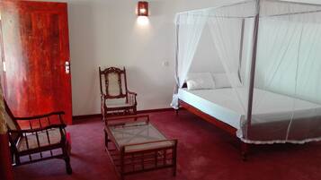 Comfort Villa, 1 Queen Bed, Refrigerator, Garden View | Extra beds