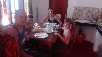 Daily continental breakfast (USD 5.00 per person)