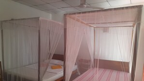 华丽三人房, 1 间卧室, 厨房, 花园景观 | 高档床上用品、办公桌、笔记本电脑工作区、免费 WiFi