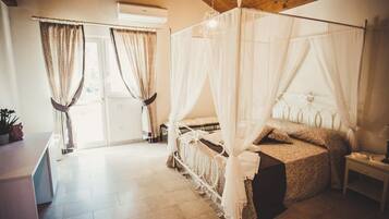 Superior Suite, 2 Bedrooms, Private Bathroom | Premium bedding, down duvets, pillow-top beds, in-room safe