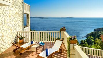 Hus – deluxe, 4 soverom, privat basseng, sjøutsikt | Terrasse/patio