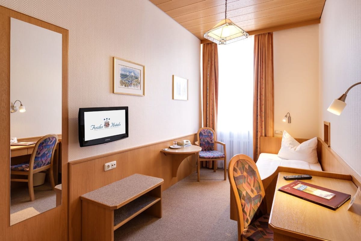 Single Room | Hypo-allergenic bedding, in-room safe, desk, blackout curtains