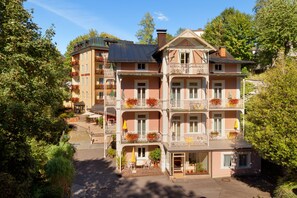 Front of property - Hotel Bergfried Schoenblick (Bad Reichenhall)