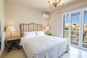 别墅 (Liodentro) | 客房内保险箱、办公桌、隔音、熨斗/熨衣板