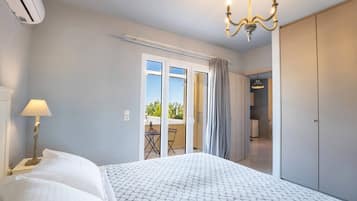 Villa (Skinos) | In-room safe, desk, soundproofing, iron/ironing board