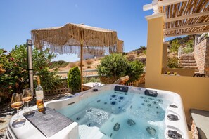 Villa (Skinos) | Terras