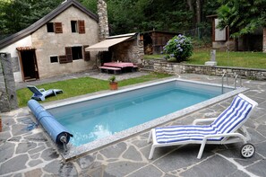 Pool - Typical, Romantic Tessiner Cottage (Lelgio)