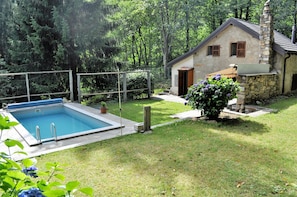 Pool - Typical, Romantic Tessiner Cottage (Lelgio)