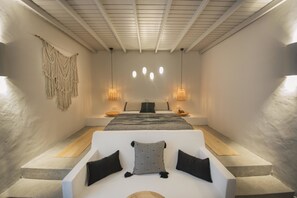 Chambre Classique (Land or Street Side) | Vue de la chambre