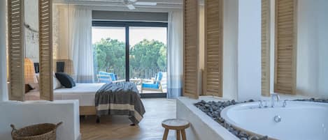 Deluxe Room | Egyptian cotton sheets, premium bedding, Tempur-Pedic beds, minibar