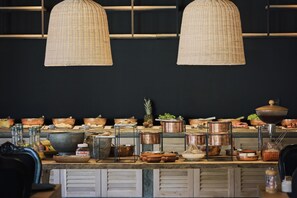 Desayuno buffet incluido todos los días 