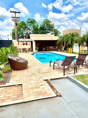 Utomhuspool