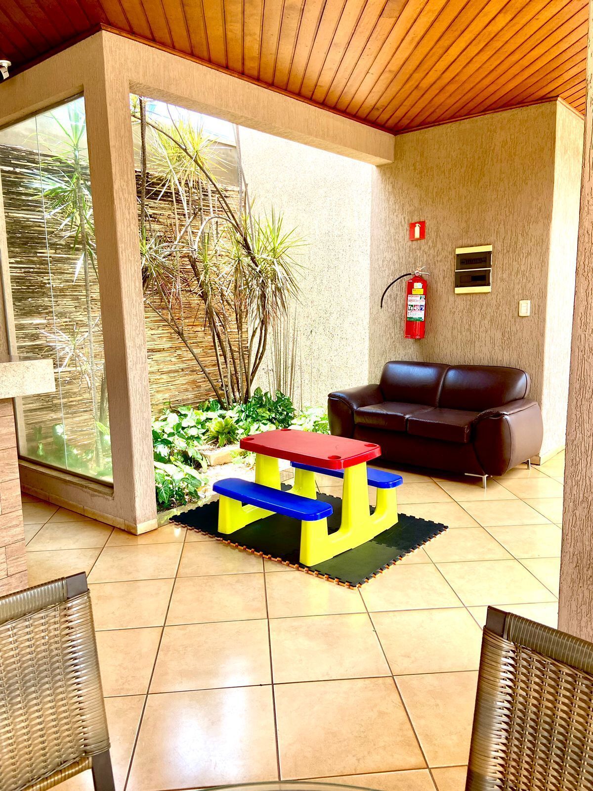 32-inch flat-screen tv with cable channels, tv