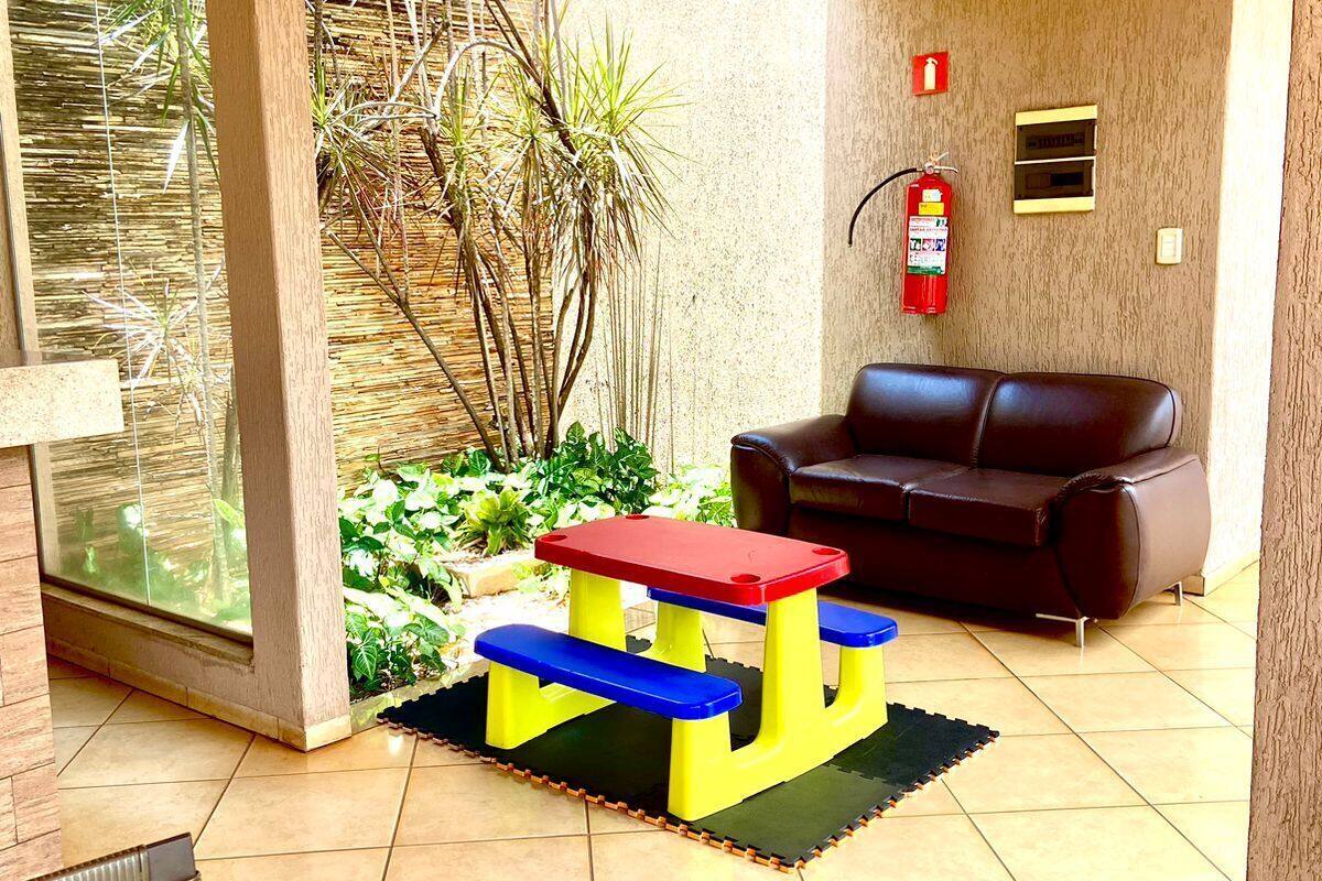 32-inch flat-screen tv with cable channels, tv