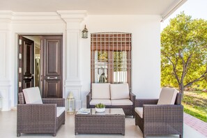 Terrace/patio - Cubo's Villa Antonio. Wifi, air conditioning, pool, (Alhaurín el Grande)