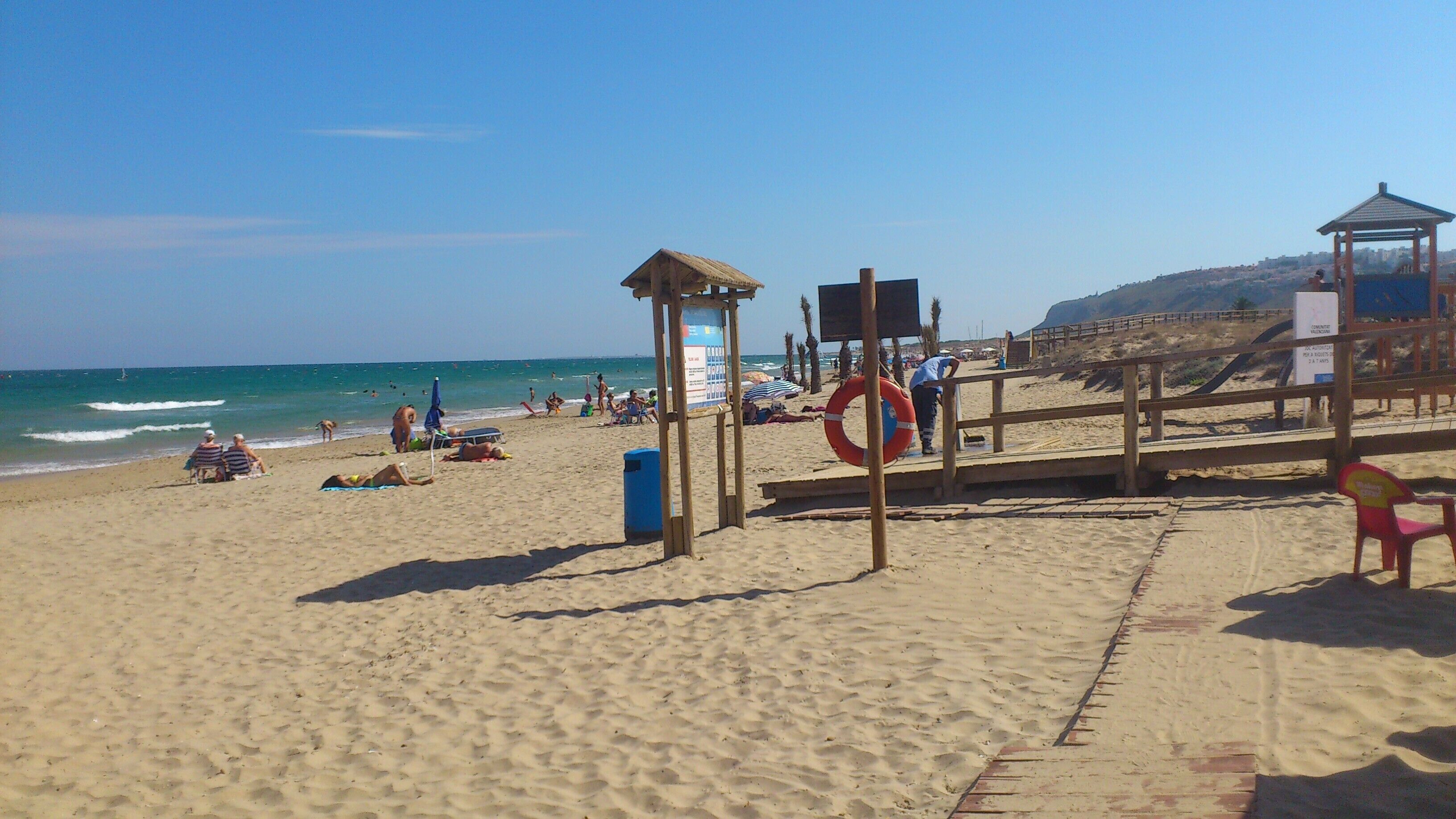 Beach nearby, beach towels