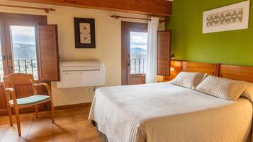 واي فاي مجانًا وملاءات أسرّة