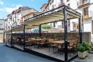 Se sirven desayunos, almuerzos, cenas y cocina local