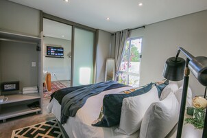 Apartamento familiar, 2 habitaciones, cocina básica, vistas al jardín | Caja fuerte