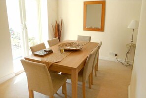 Casa rural, 3 dormitoris | Zona de menjador de l'habitació