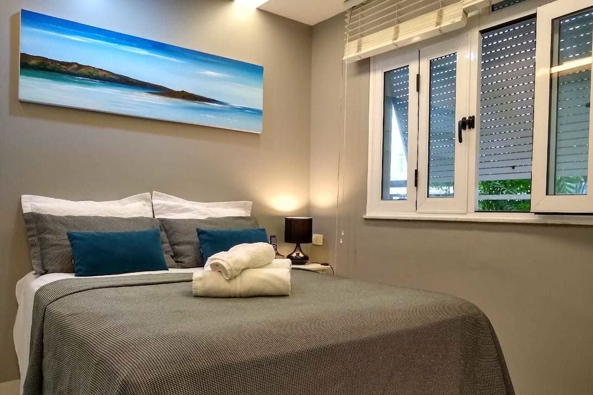 Basic-Loft, 1 Doppelbett und Schlafsofa